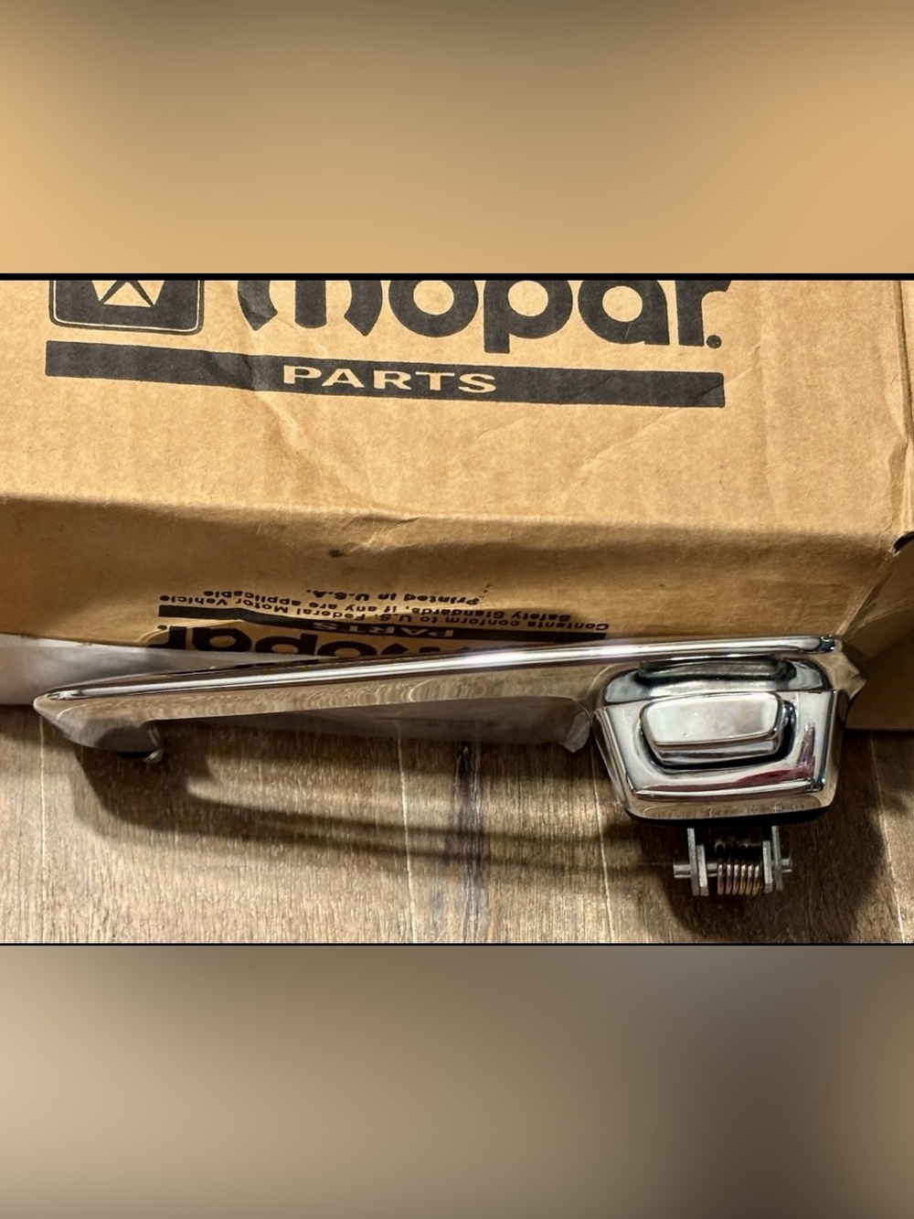 NIB Genuine OEM MoPaR Parts - #03454391 - LEFT Door Handle, Fits B and A-Body